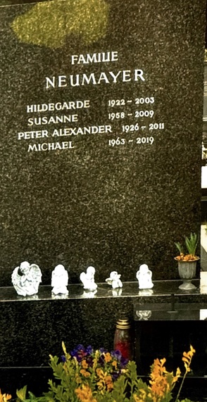 Peter_Alexander_Grab_1